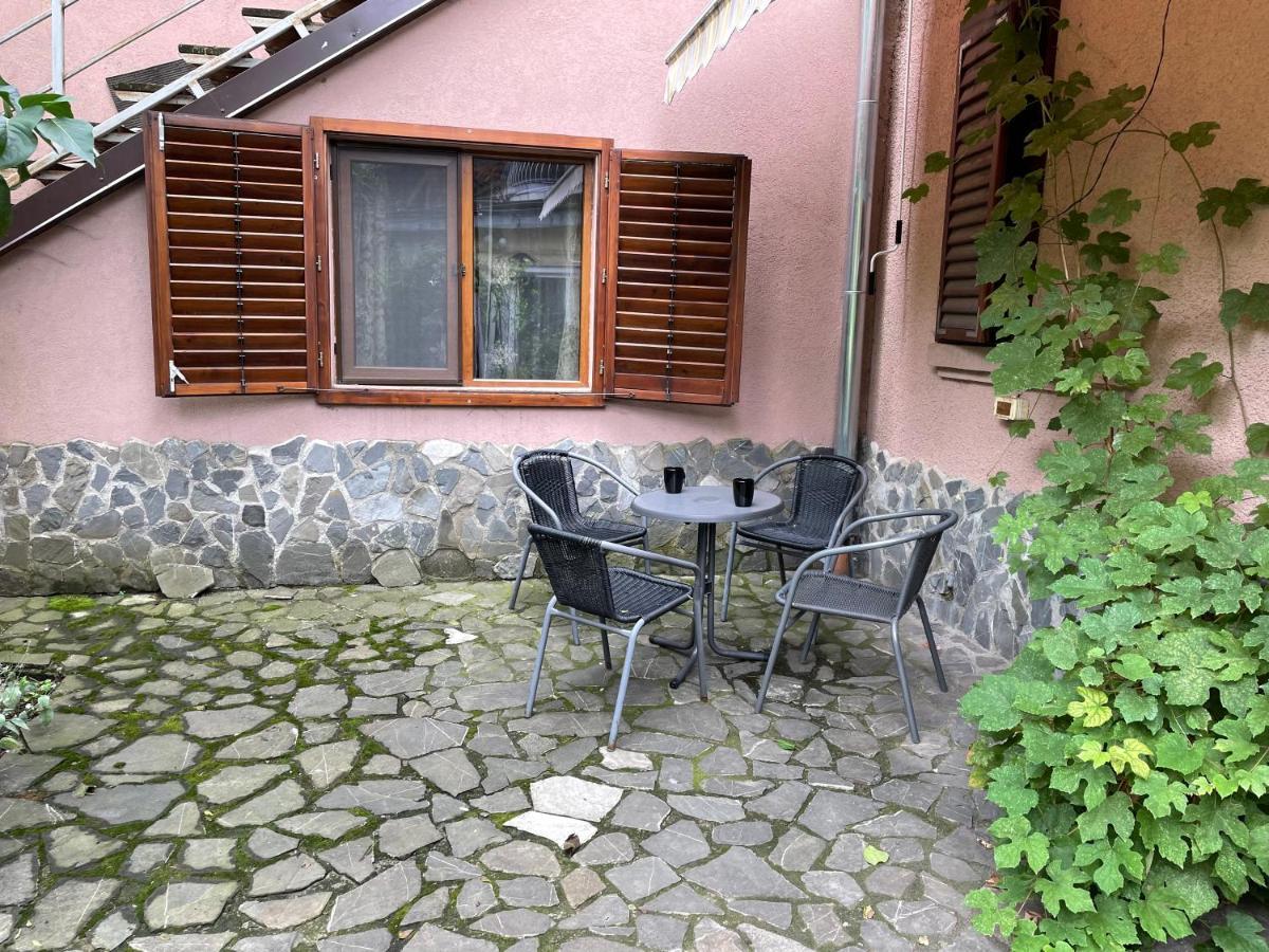 Maan Central Apartment Pet Friendly Location Brassó Kültér fotó