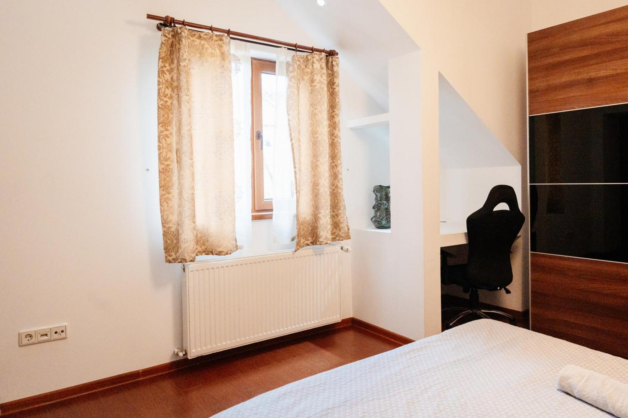 Maan Central Apartment Pet Friendly Location Brassó Kültér fotó